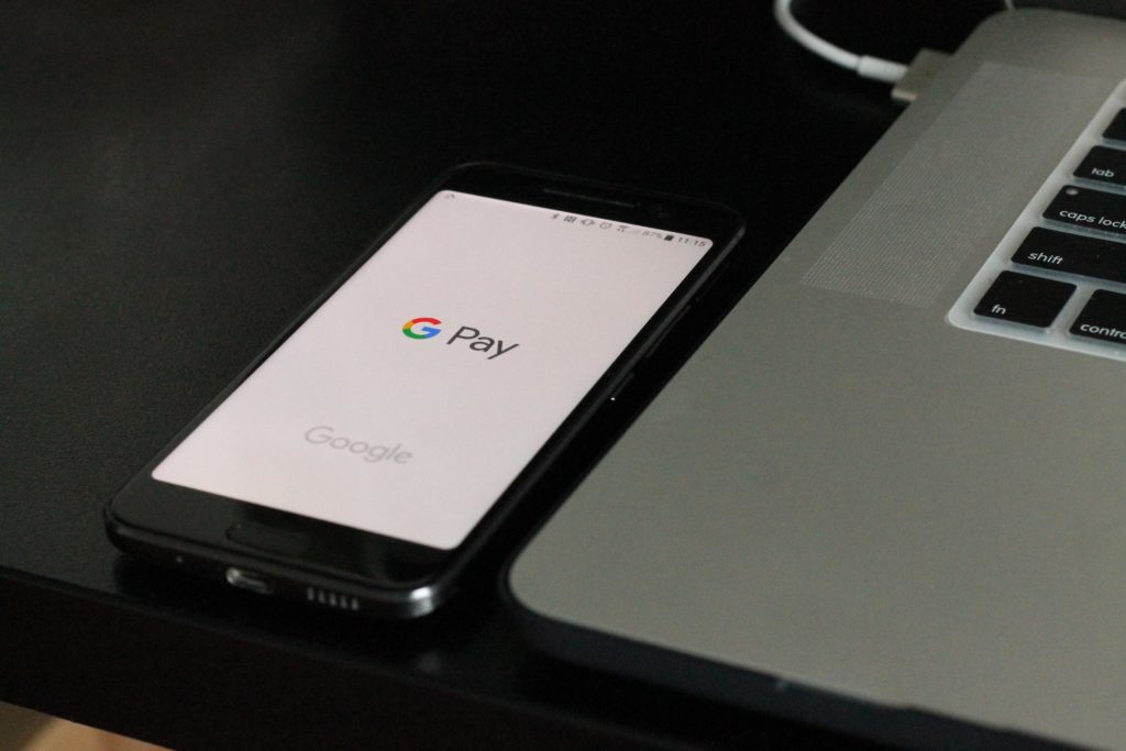 Is it safe to pay with Google Pay and Apple Pay, photo